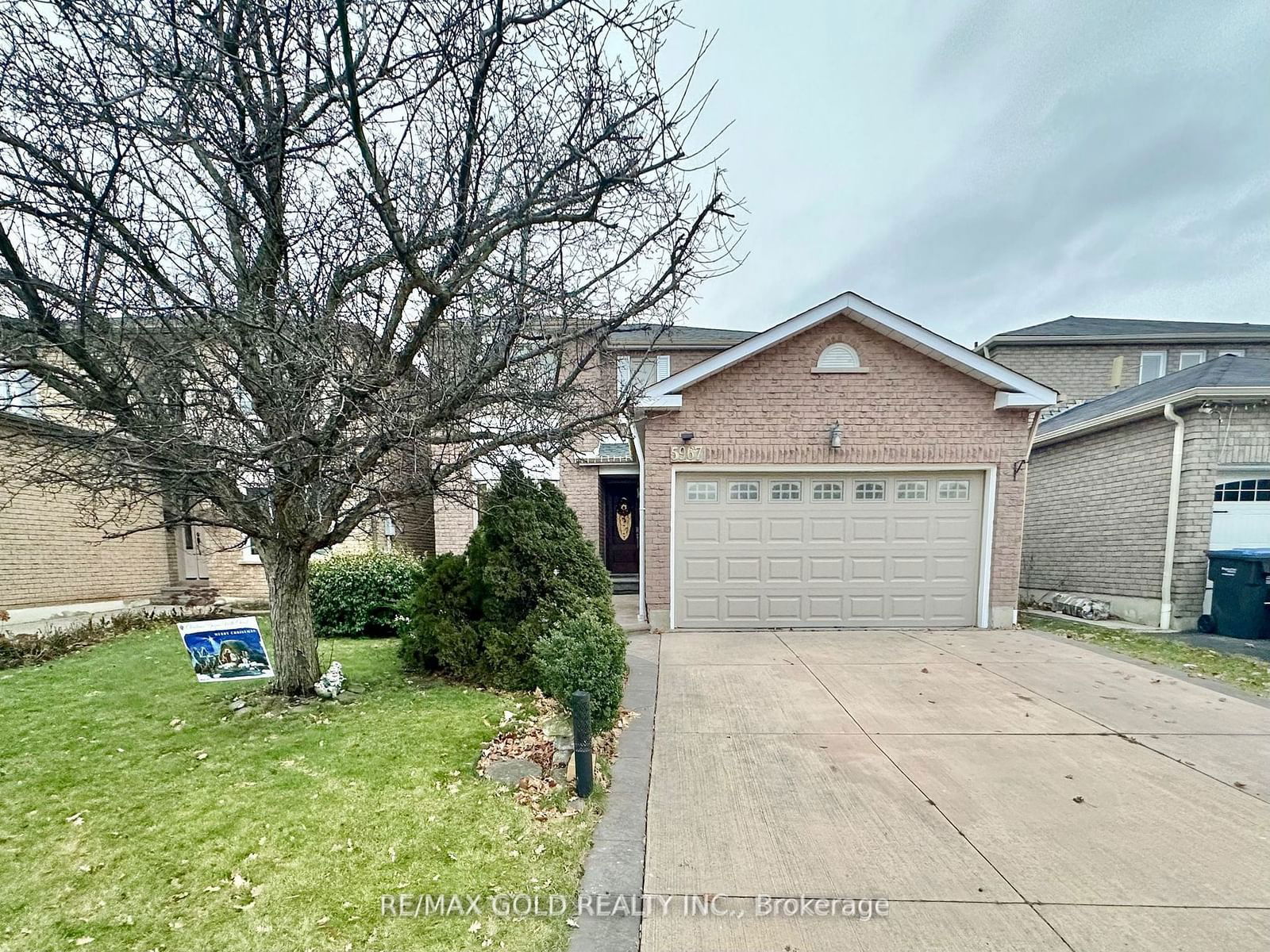 Detached House for sale at 5967 Ladyburn Crescent, Mississauga, East Credit, L5M 4V7 - MLS: W11937615