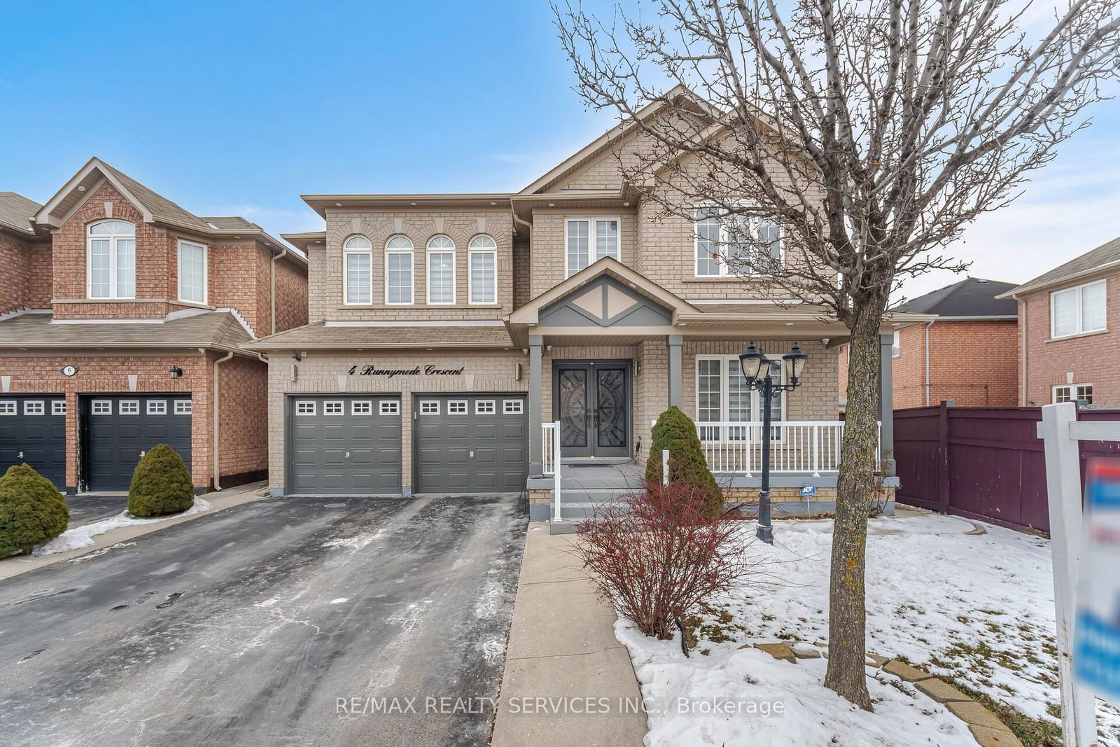 Detached House for sale at 4 Runnymede Crescent, Brampton, Sandringham-Wellington, L6R 0L3 - MLS: W11937654