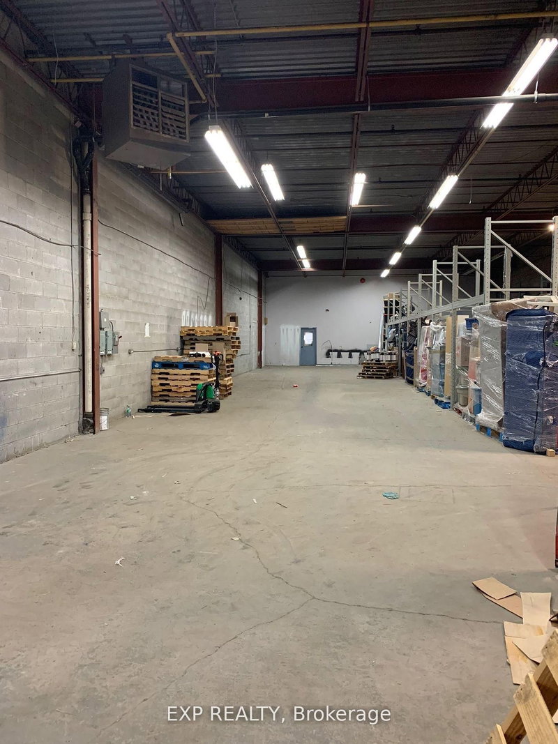 Rear - 2470 Lucknow Dr, Mississauga, L5S 1J9 | Image 3