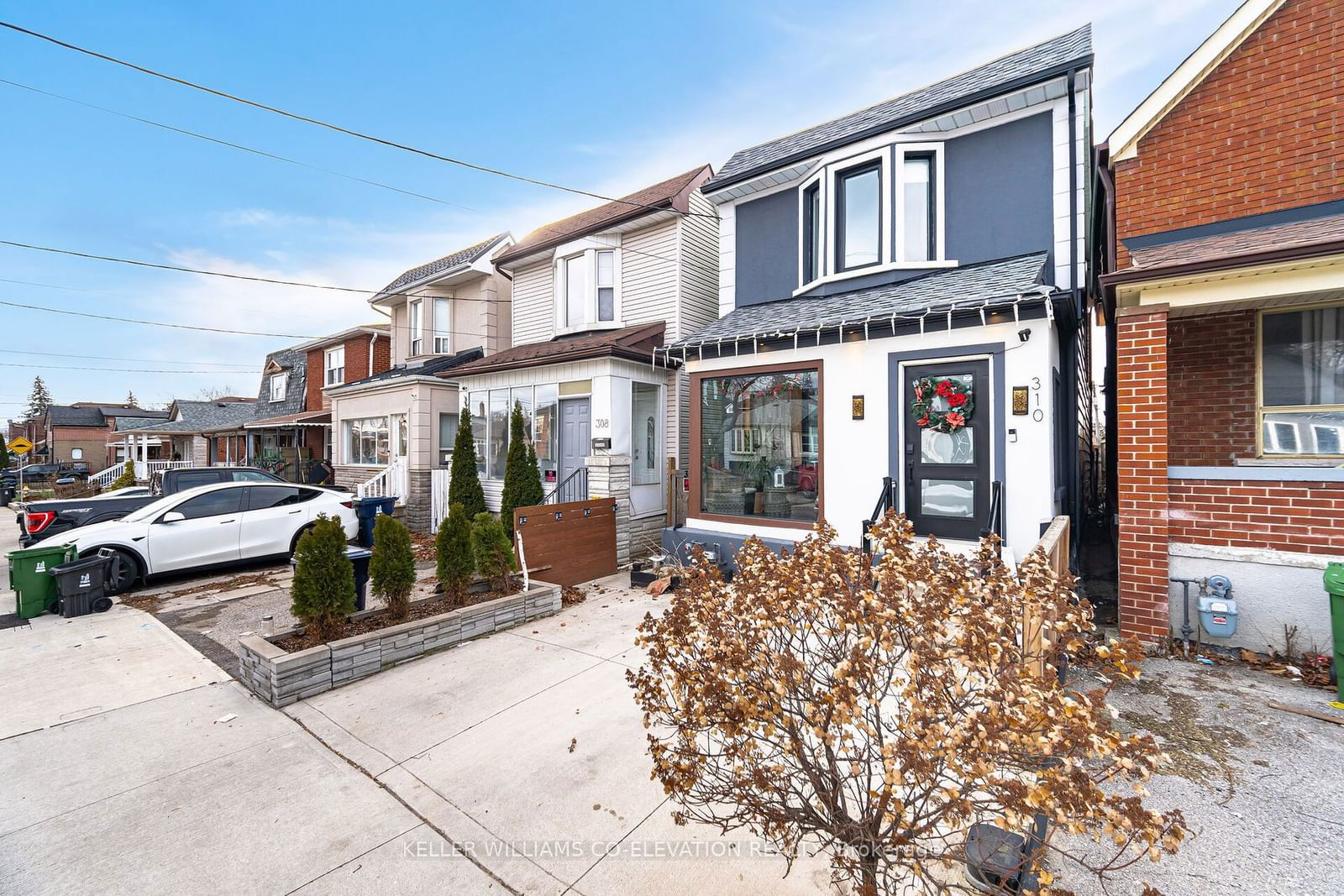 Detached House for sale at 310 Silverthorn Avenue, Toronto, Keelesdale-Eglinton West, M6N 3K6 - MLS: W11937737