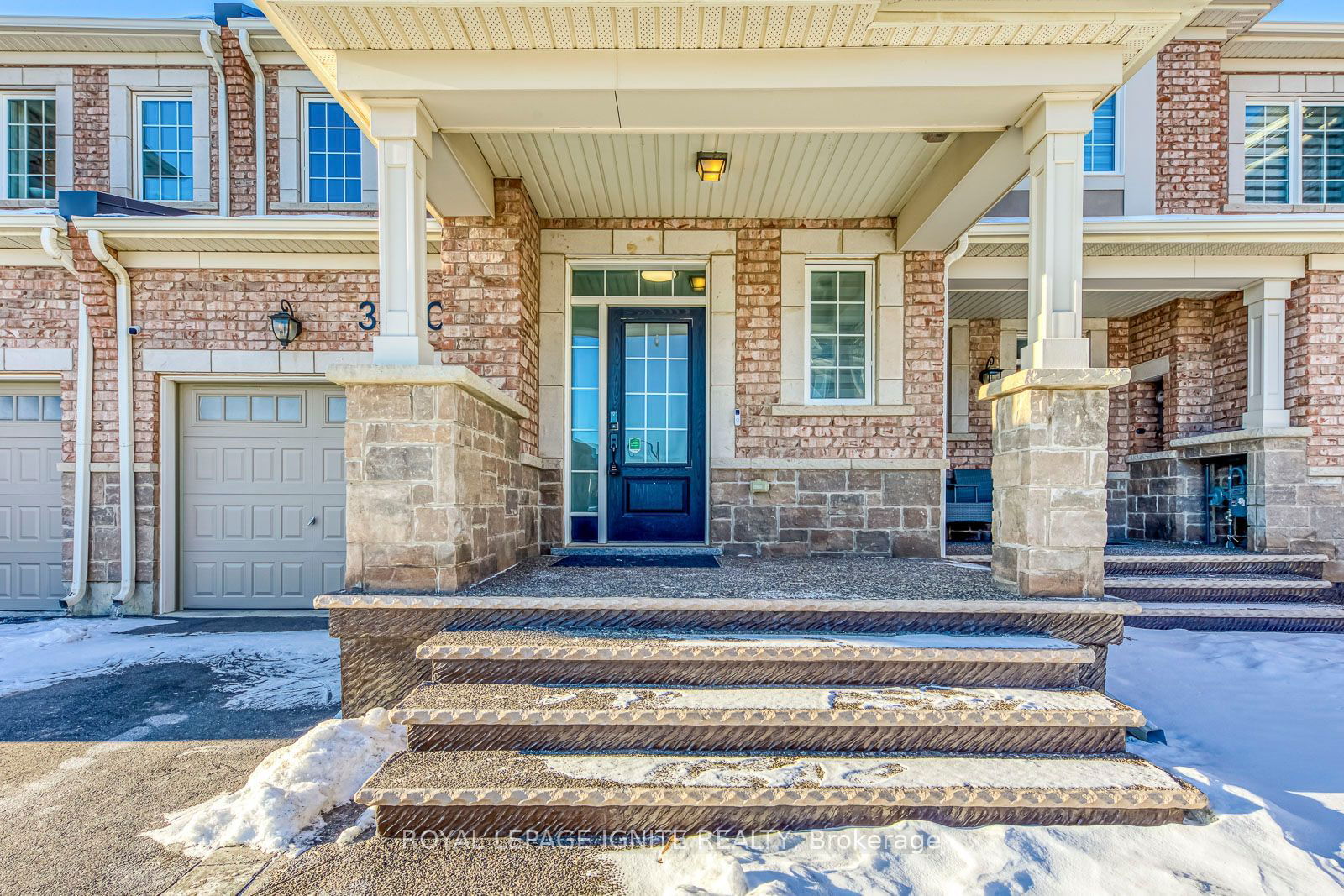 Townhouse for sale at 3460 Vernon Powell Drive, Oakville, Rural Oakville, L6H 0Y1 - MLS: W11937784