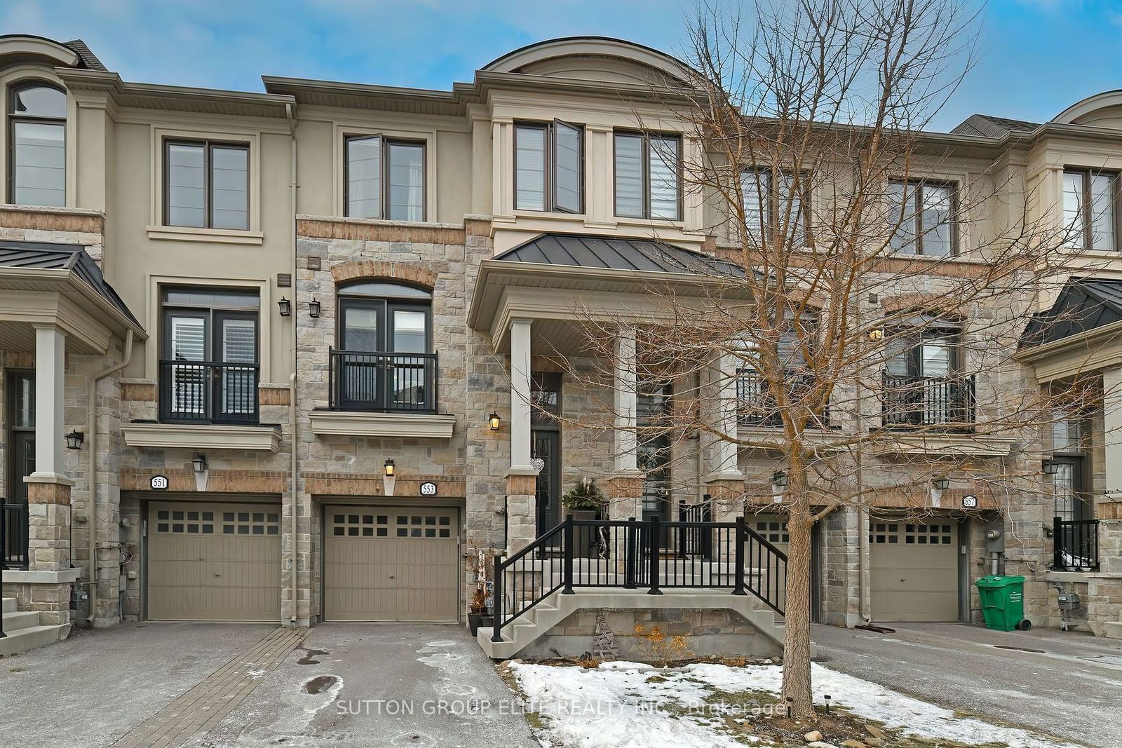 Townhouse sold at 553 Mermaid Crescent, Mississauga, Lakeview, L5G 0B3 - MLS: W11937793