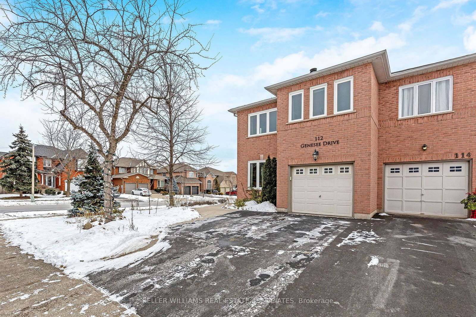 Semi-Detached House sold at 112 Genesee Drive, Oakville, 1015 - RO River Oaks, L6H 5Z3 - MLS: W11937836