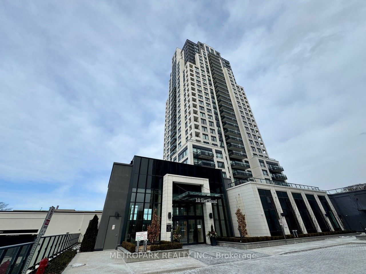 Condo leased at 1703-10 Eva Road, Toronto, Etobicoke West Mall, M9C 0B3 - MLS: W11938062