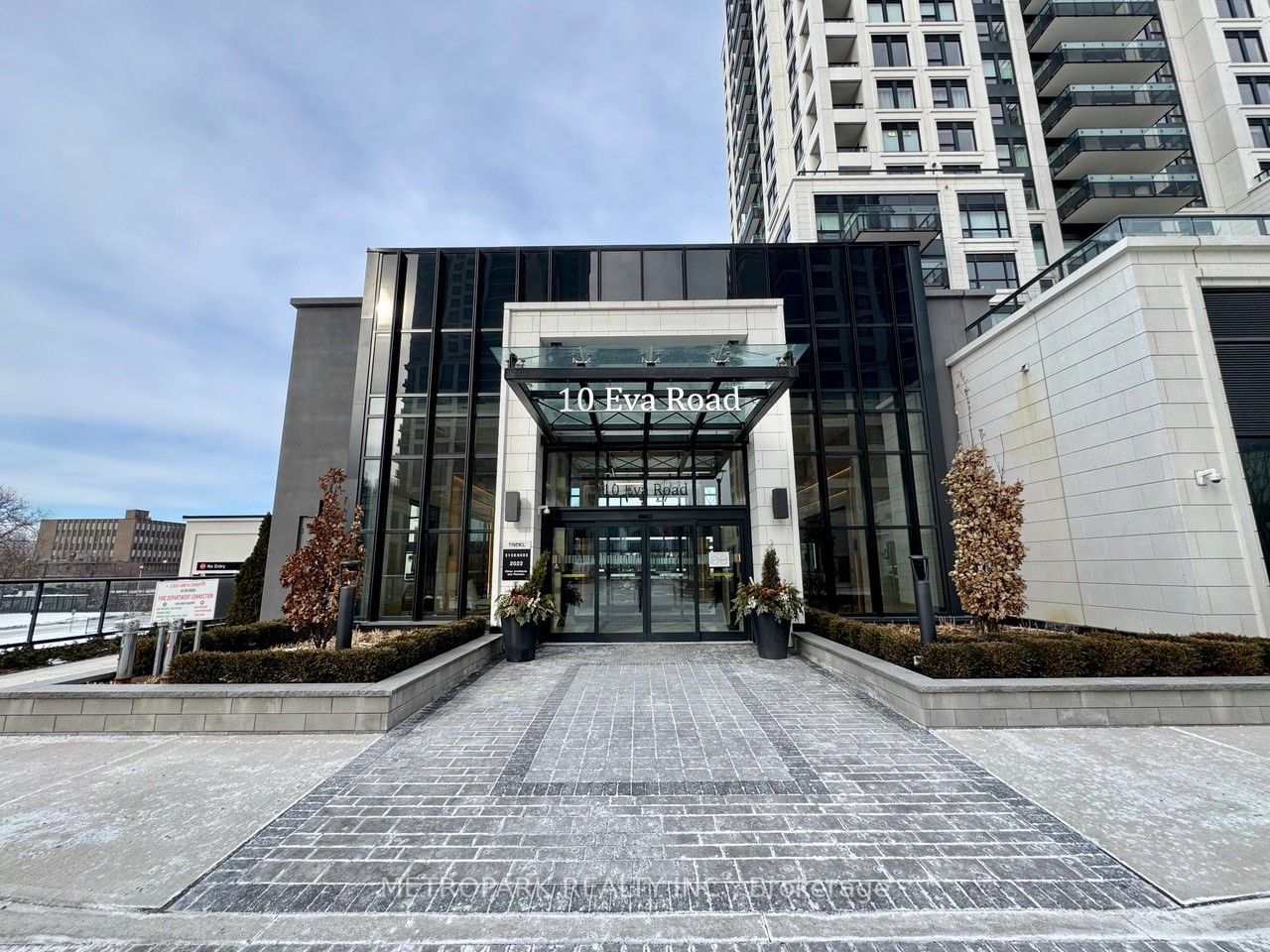 Condo leased at 1703-10 Eva Road, Toronto, Etobicoke West Mall, M9C 0B3 - MLS: W11938062