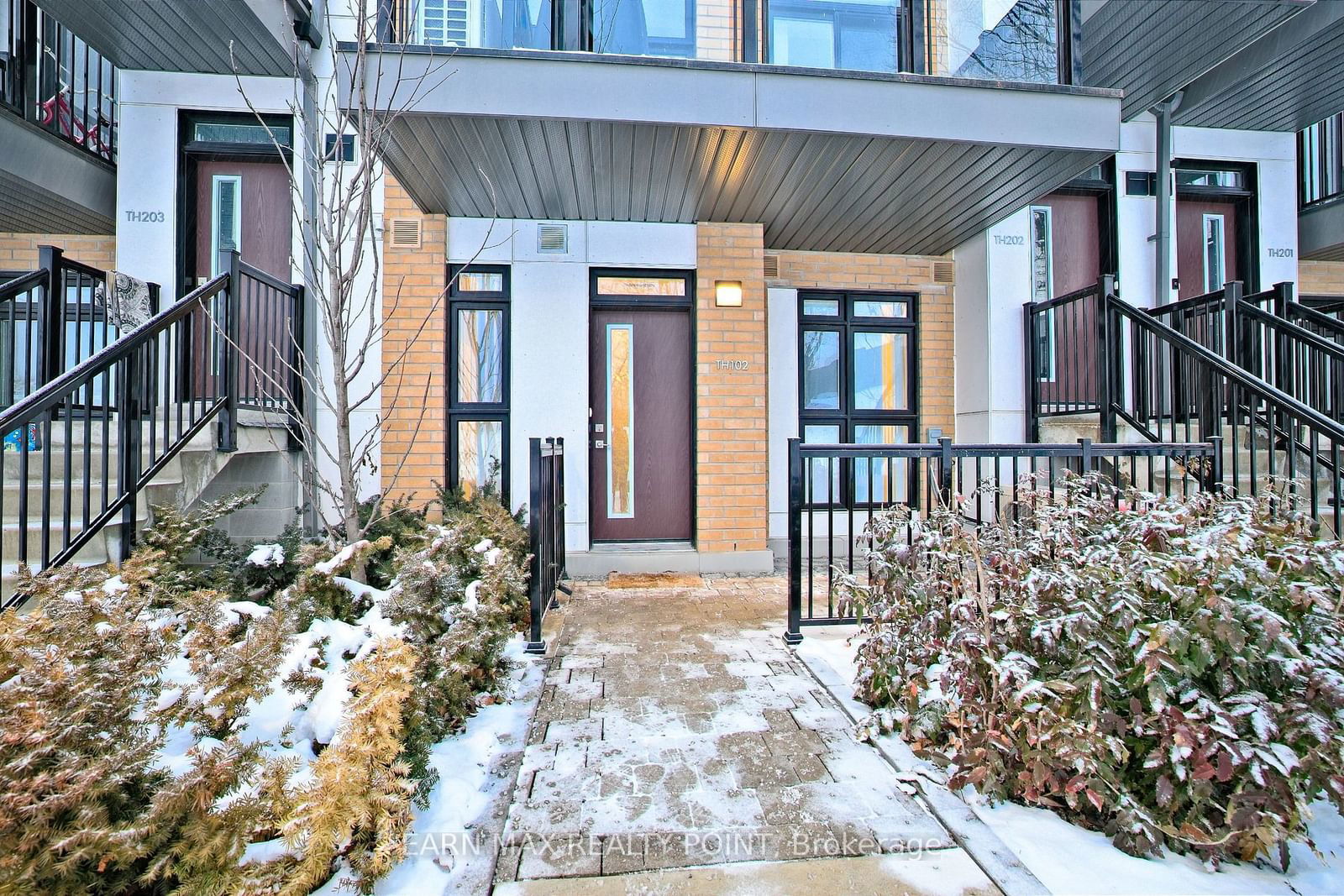 Townhouse for sale at TH102-90 Canon Jackson Drive, Toronto, Beechborough-Greenbrook, M6M 0C1 - MLS: W11938277