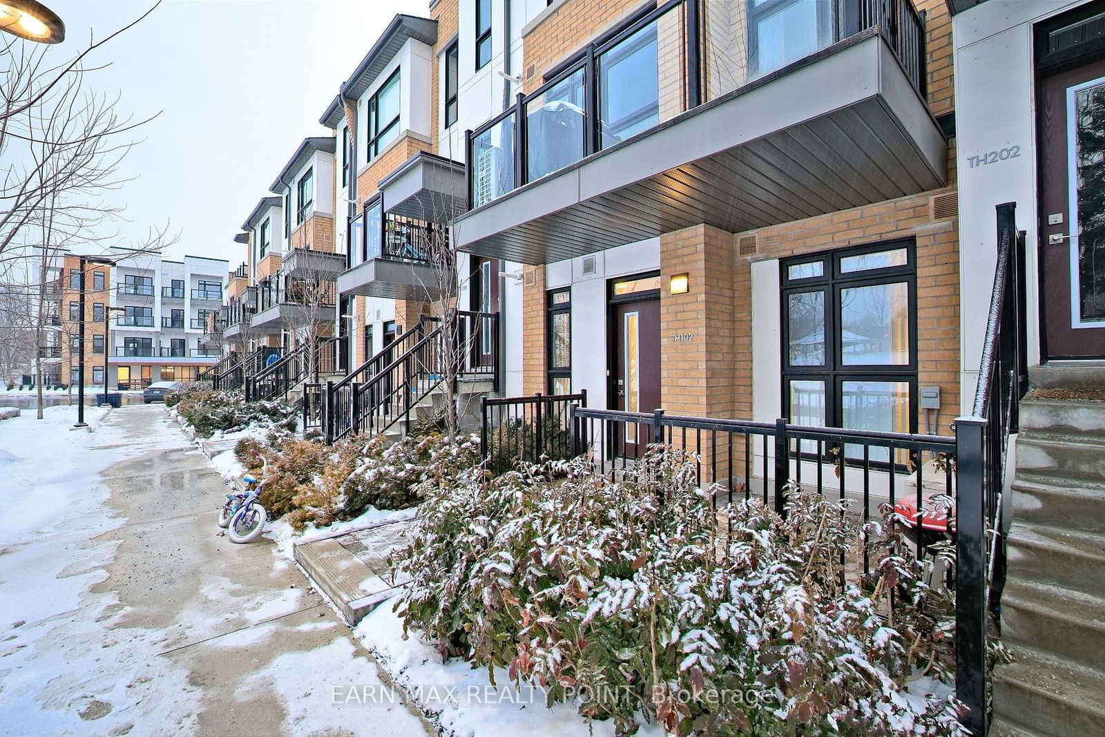 Townhouse for sale at TH102-90 Canon Jackson Drive, Toronto, Beechborough-Greenbrook, M6M 0C1 - MLS: W11938277