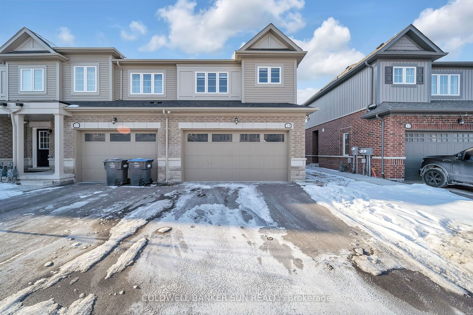 Townhouse for sale at 25 Brixham Lane, Brampton, Fletcher's Meadow, L7A 5K2 - MLS: W11938288