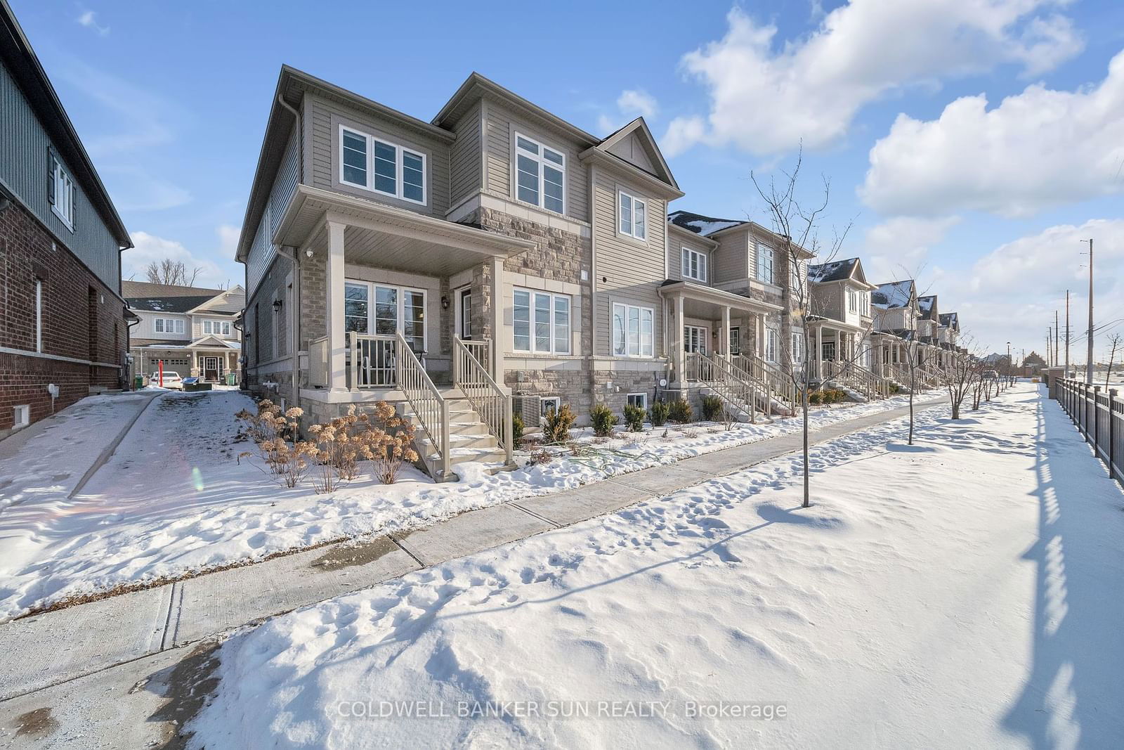 Townhouse for sale at 25 Brixham Lane, Brampton, Fletcher's Meadow, L7A 5K2 - MLS: W11938288