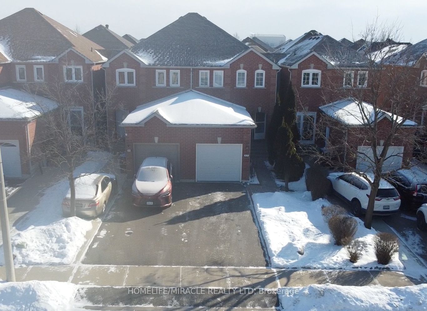 Semi-Detached House for sale at 23 Piane Avenue, Brampton, Fletcher's West, L6Y 4X8 - MLS: W11938573