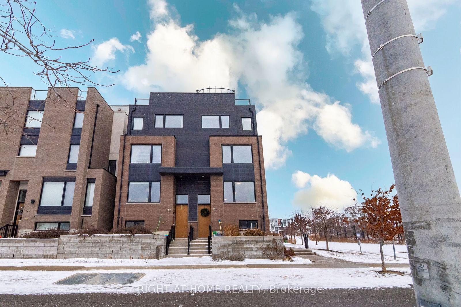 Semi-Detached House for sale at 125 Stanley Greene Boulevard, Toronto, Downsview-Roding-CFB, M3K 0A7 - MLS: W11938605