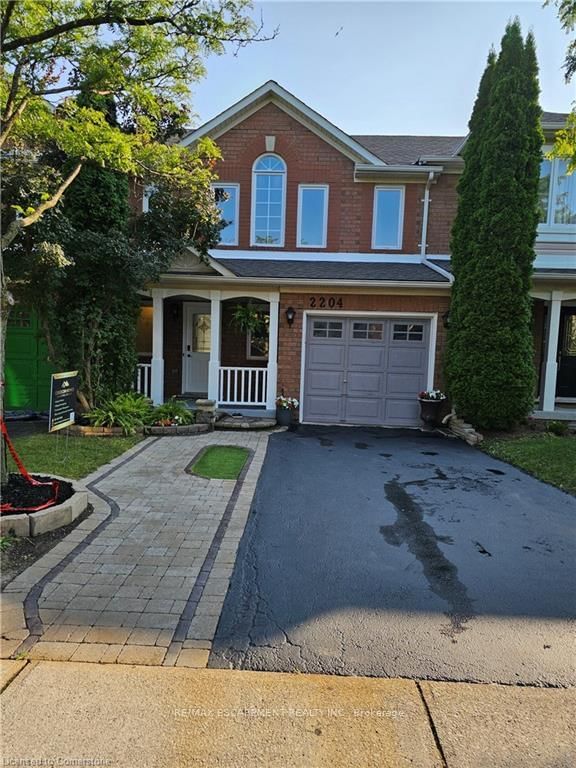 home for sale on 2204 Shadetree Avenue