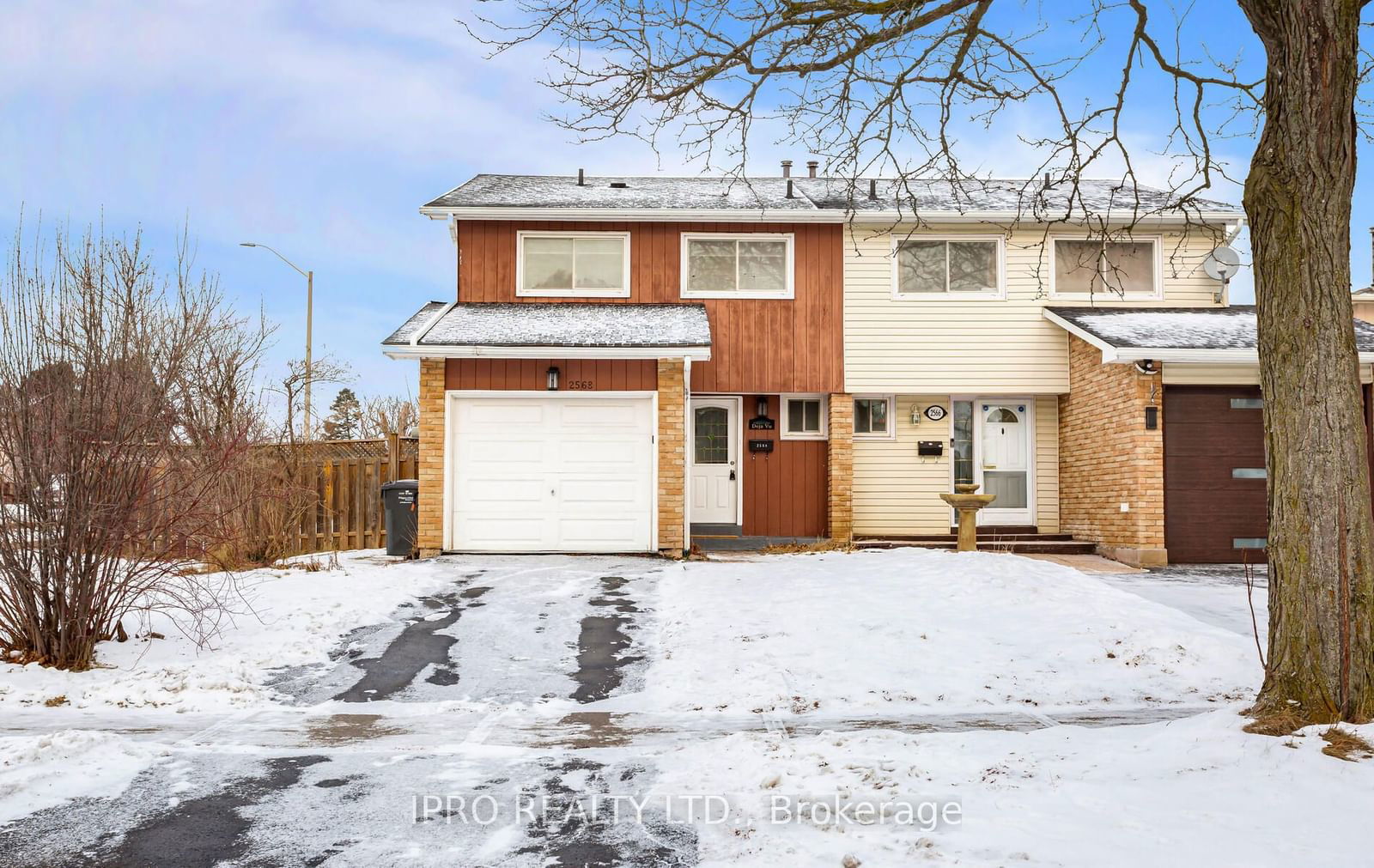 Semi-Detached House for sale at 2568 Cobbinshaw Circle, Mississauga, Meadowvale, L5N 2G3 - MLS: W11938906