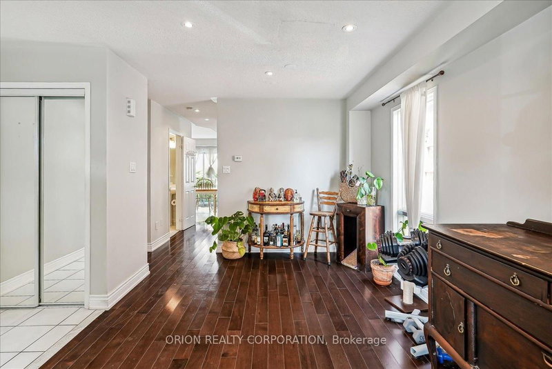 2400 Bankside Dr, Mississauga, L5M 6E6 | Image 3