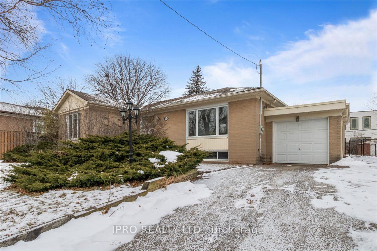 Detached House for sale at 1333 Sheldon Avenue, Oakville, Bronte East, L6L 2P9 - MLS: W11938989