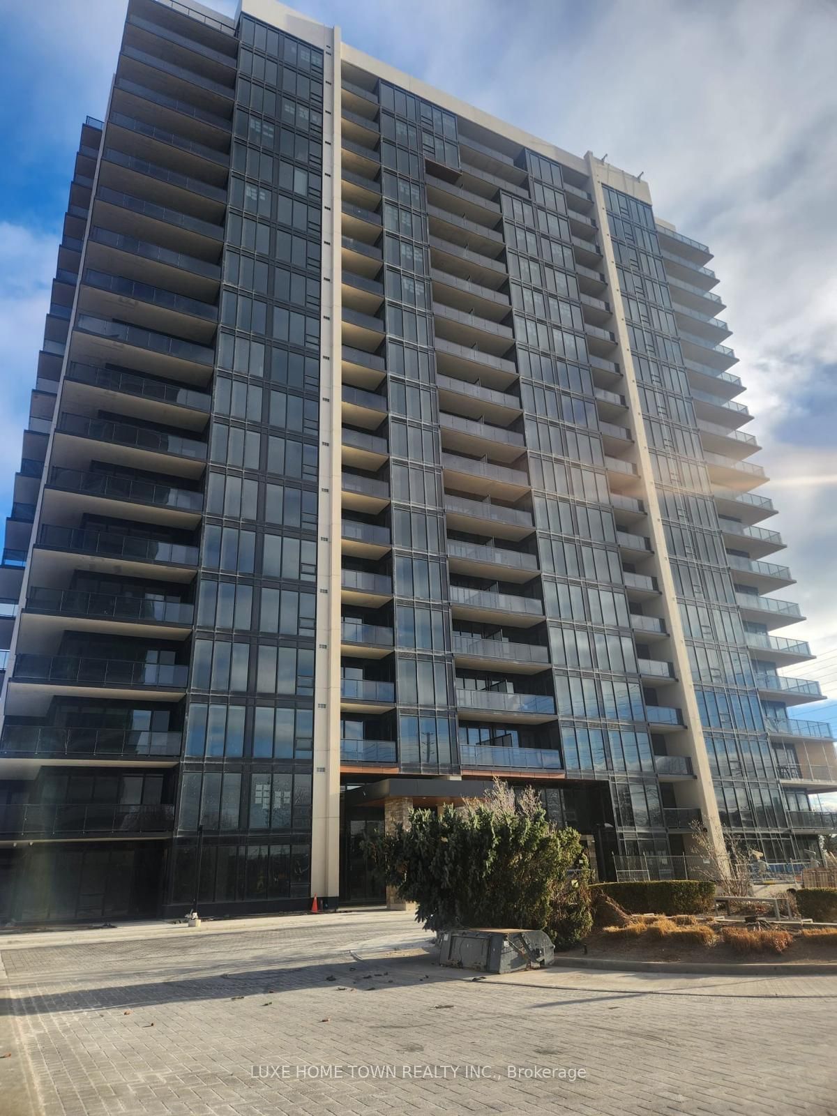 Condo for lease at 910-1035 Southdown Road, Mississauga, Clarkson, L5J 0A2 - MLS: W11939025