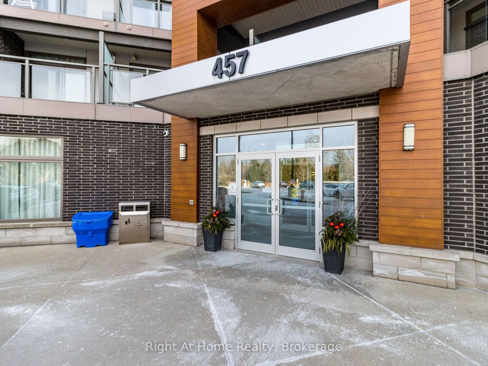 Condo for sale at 305-457 Plains Road, Burlington, LaSalle, L7T 0B8 - MLS: W11939126