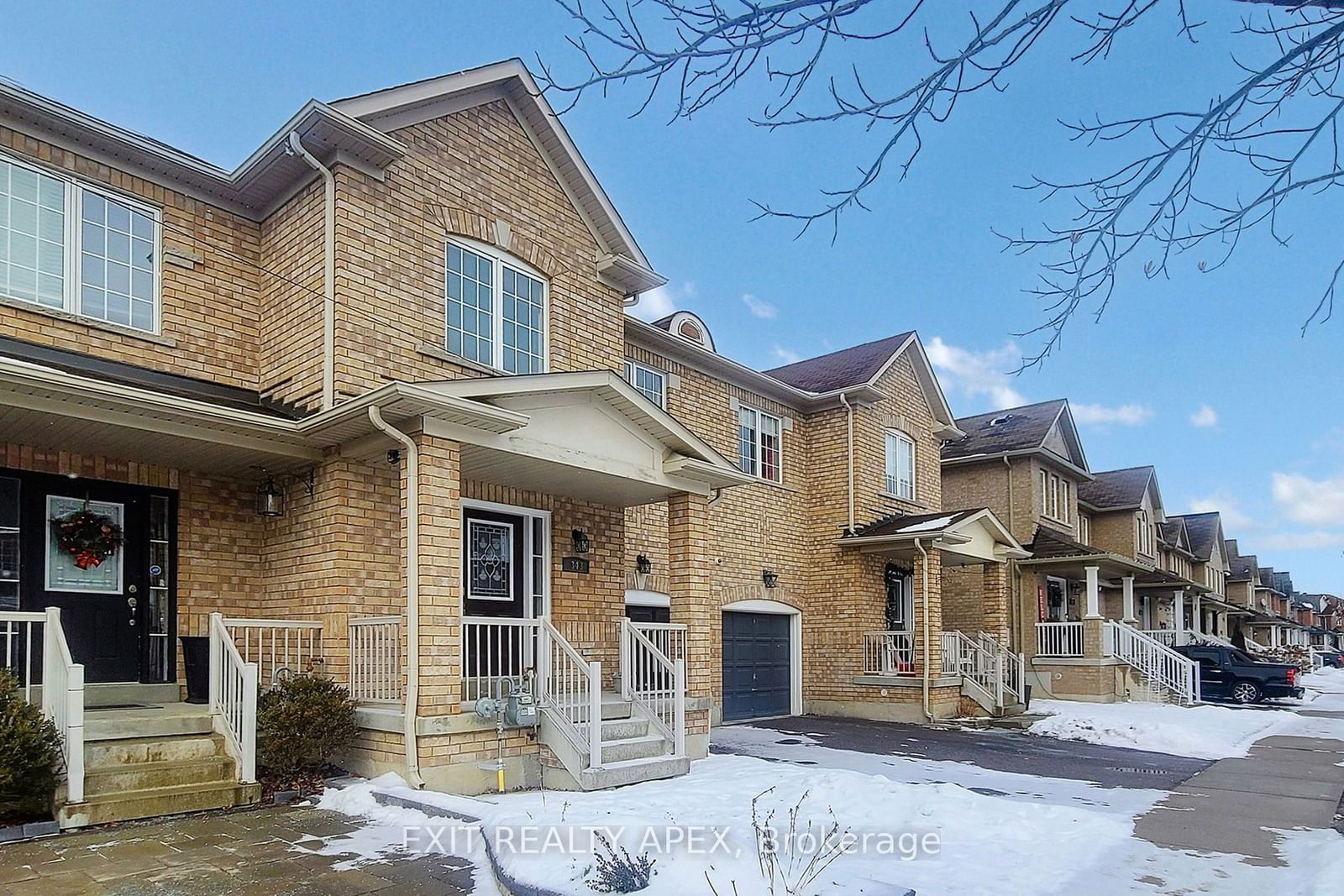 Townhouse for sale at 343 Bussel Crescent, Milton, 1027 - CL Clarke, L9T 0W5 - MLS: W11939228