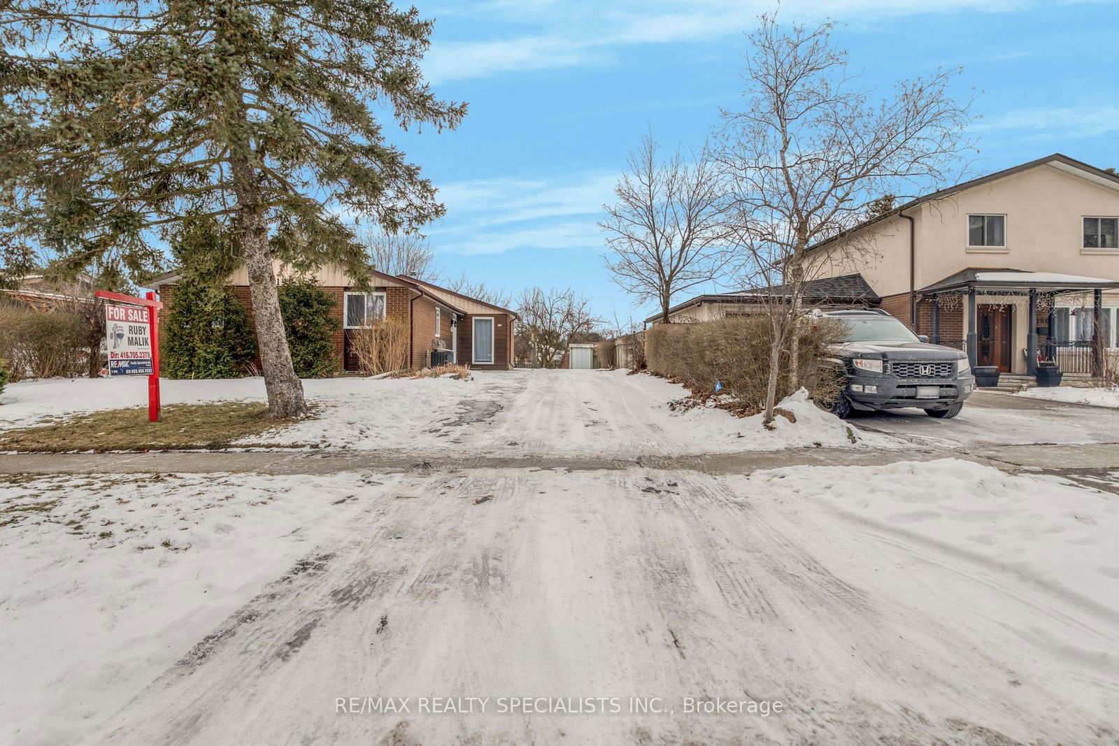 Detached House for sale at 198 Folkstone Crescent, Brampton, Southgate, L6T 3N3 - MLS: W11939333