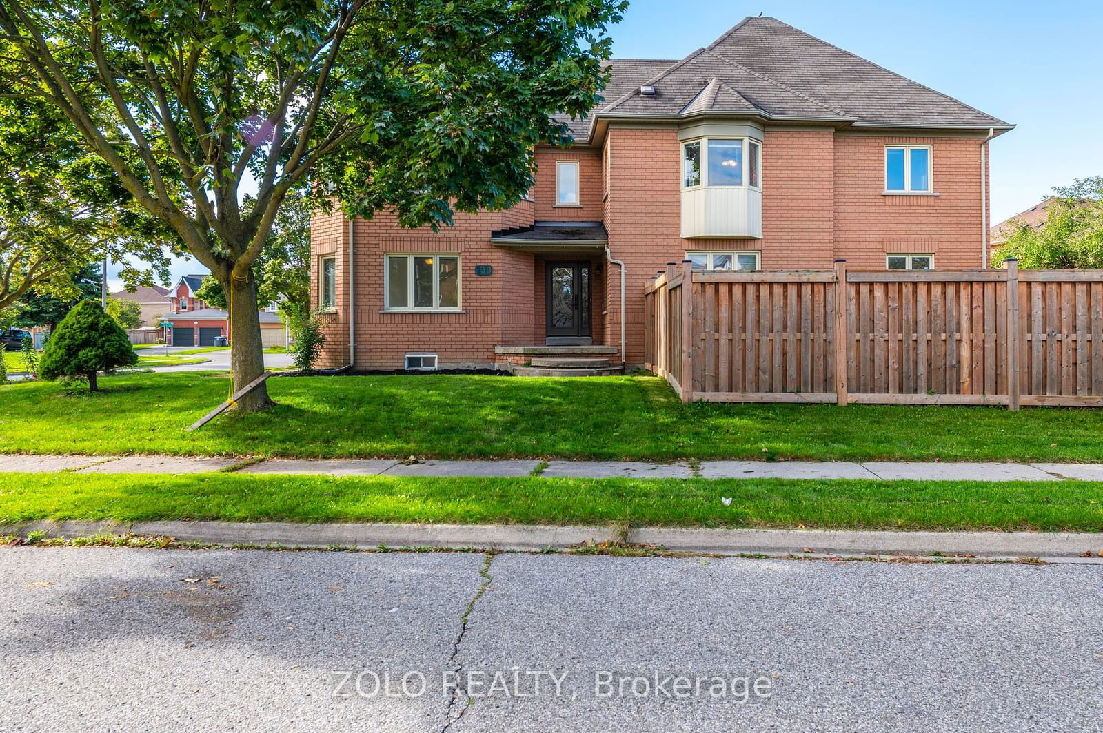 Detached House for sale at 139 Shady Pine Circle, Brampton, Sandringham-Wellington, L6R 1N6 - MLS: W11939366