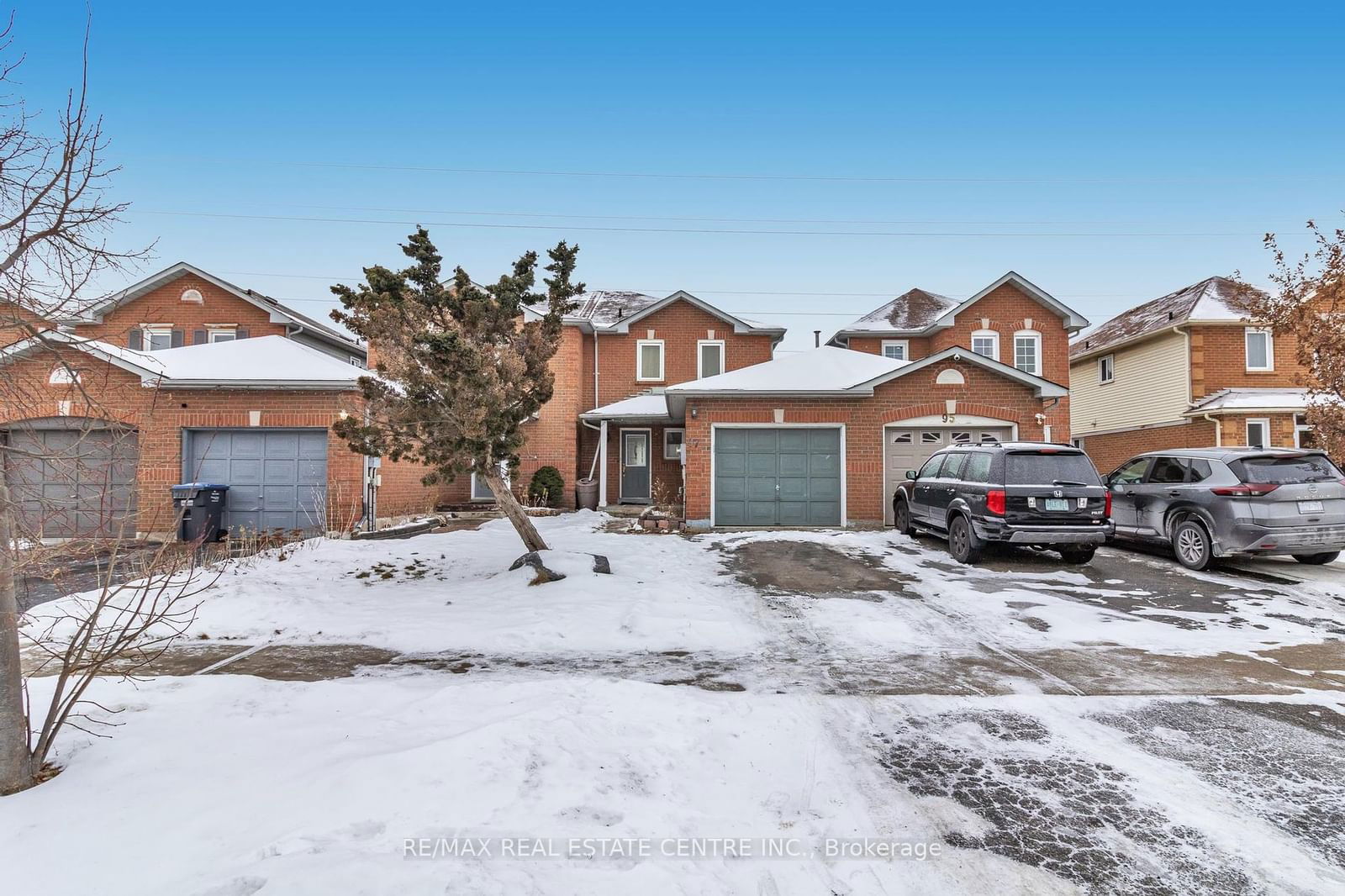 Townhouse sold at 97 Meadowlark Drive, Brampton, Fletcher's Creek South, L6Y 4V6 - MLS: W11939417