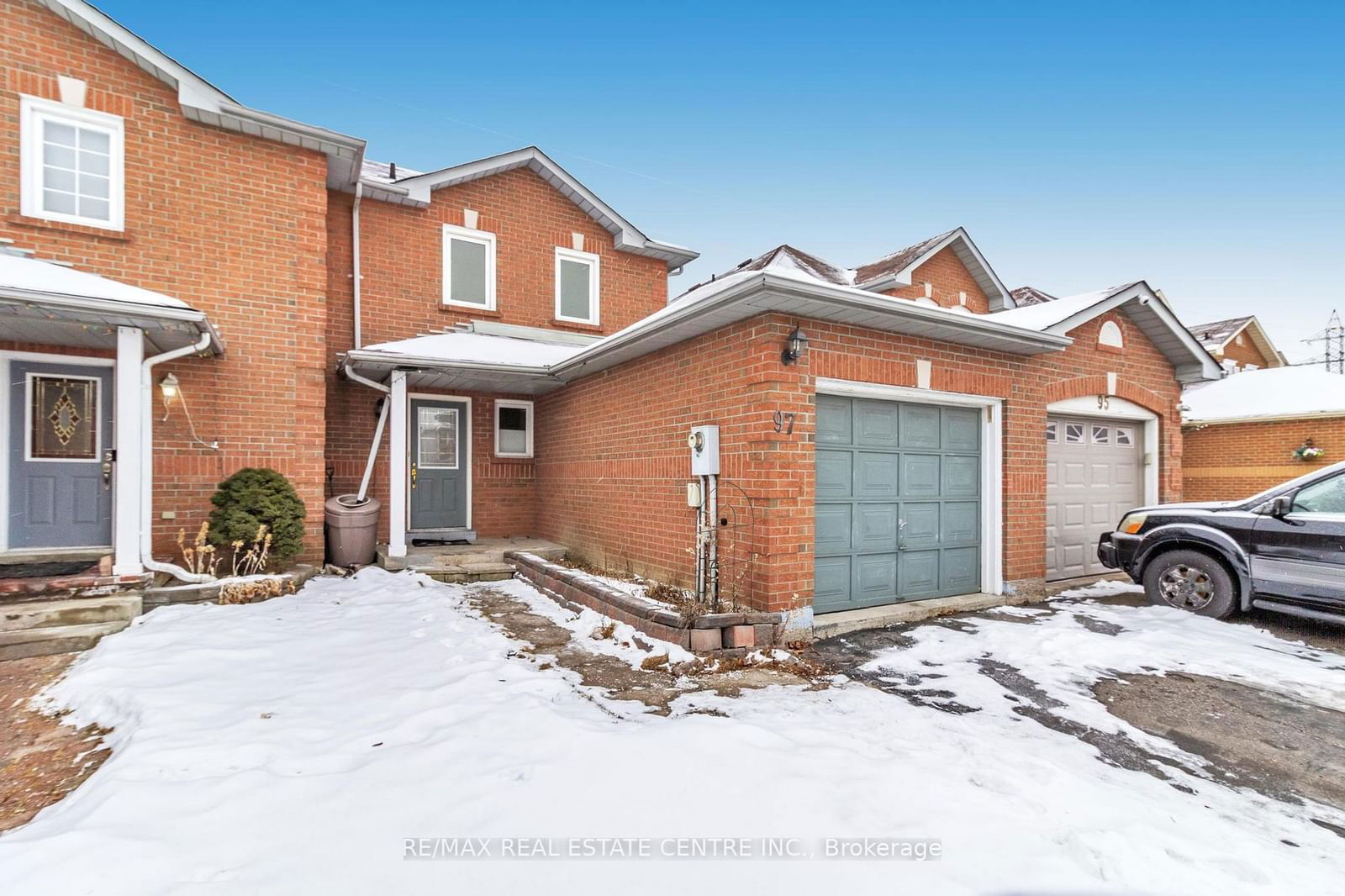 Townhouse sold at 97 Meadowlark Drive, Brampton, Fletcher's Creek South, L6Y 4V6 - MLS: W11939417