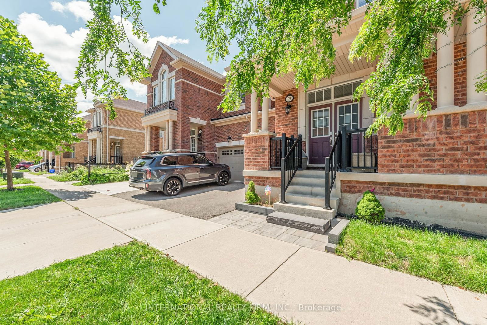 Townhouse for sale at 99 Huguenot Road, Oakville, Rural Oakville, L6H 0M3 - MLS: W11939429