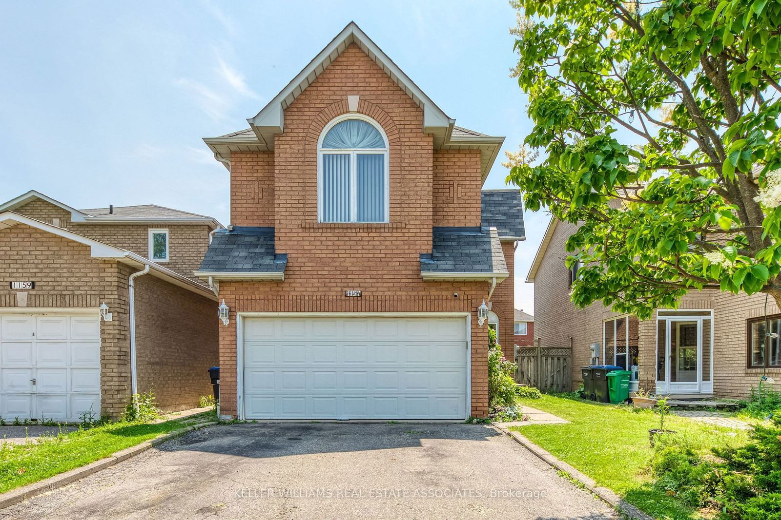 Detached House for sale at 1157 Charminster Crescent, Mississauga, East Credit, L5V 1P9 - MLS: W11939449