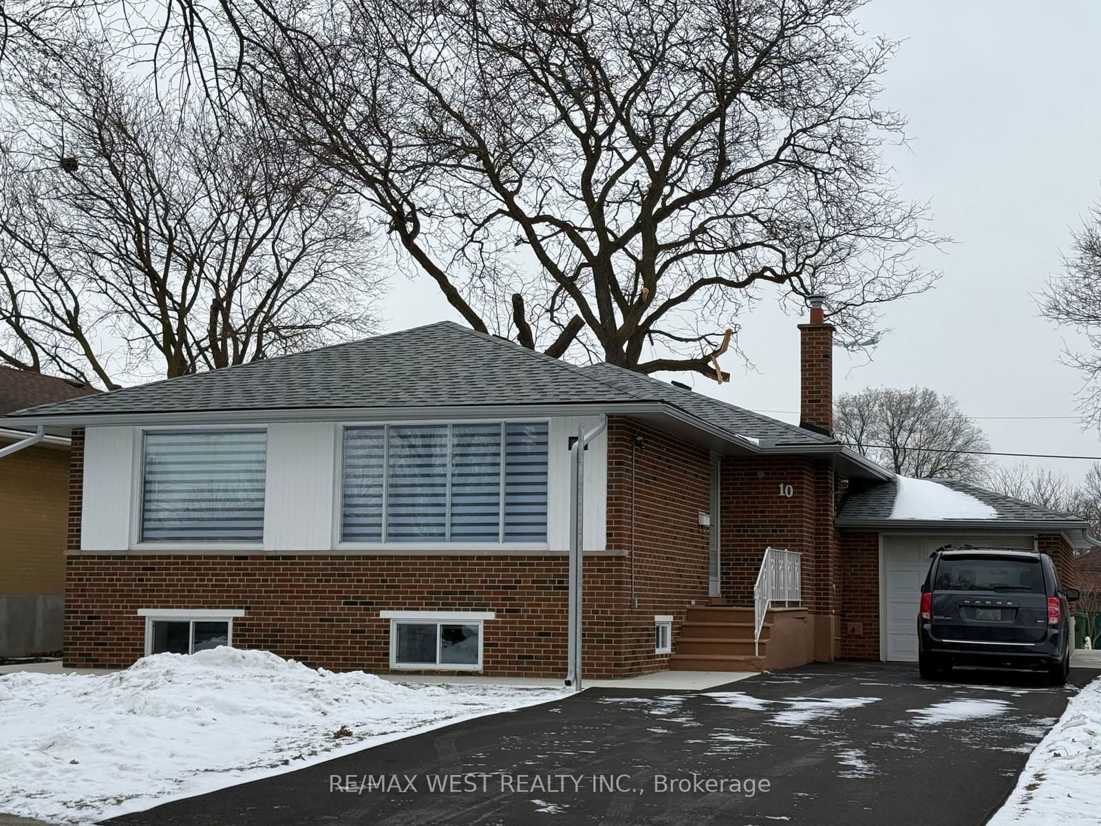 Building at 10 Tynevale Drive, Toronto, Willowridge-Martingrove-Richview