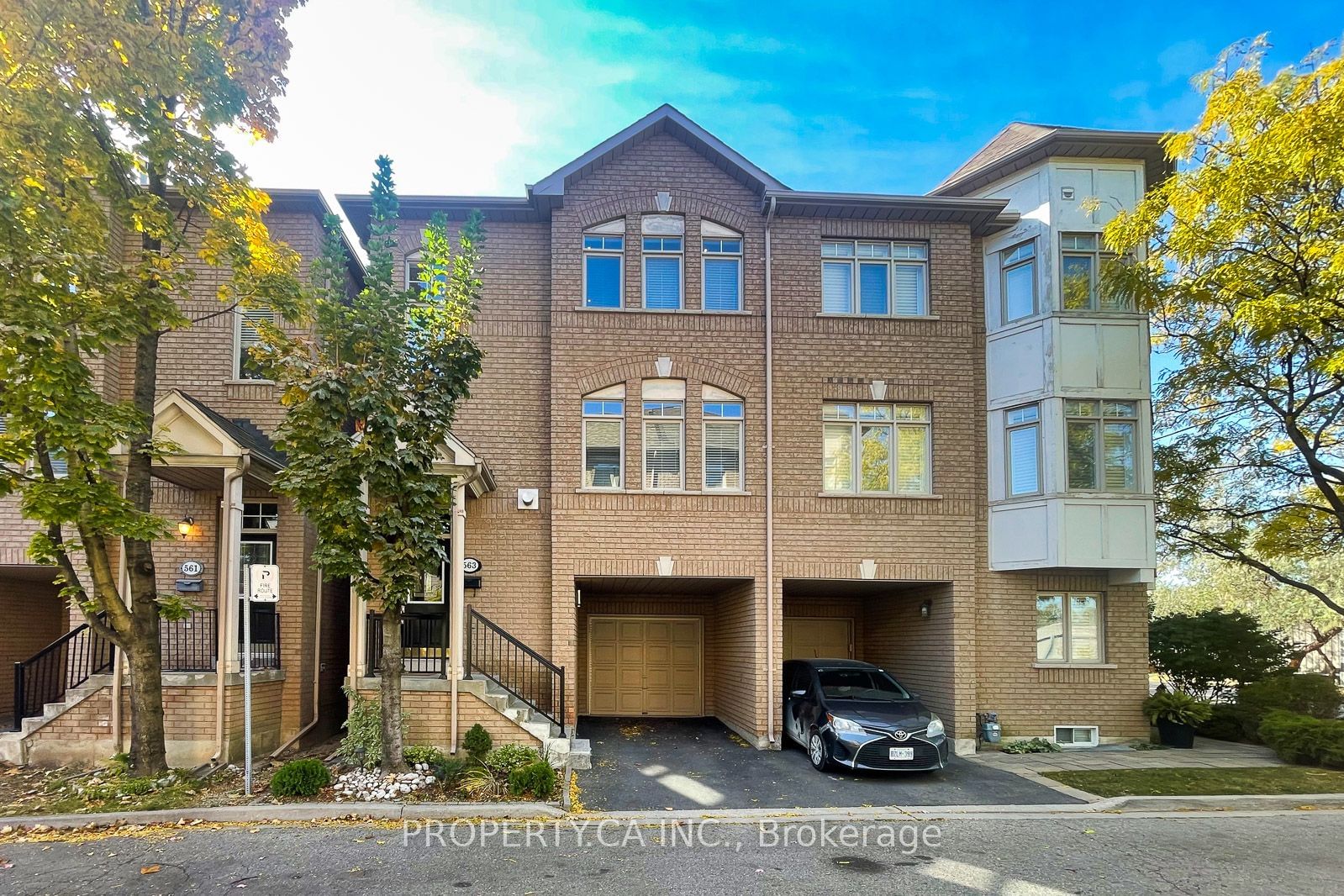 Townhouse leased at 563 Oxford Street, Toronto, Mimico, M8Y 4H2 - MLS: W11939681