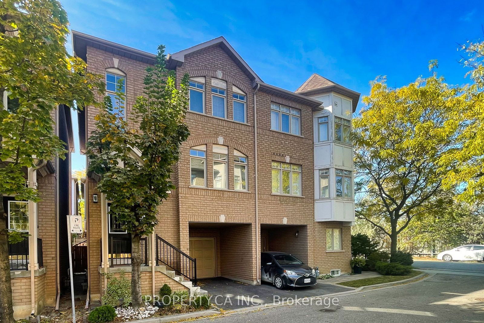 Townhouse leased at 563 Oxford Street, Toronto, Mimico, M8Y 4H2 - MLS: W11939681