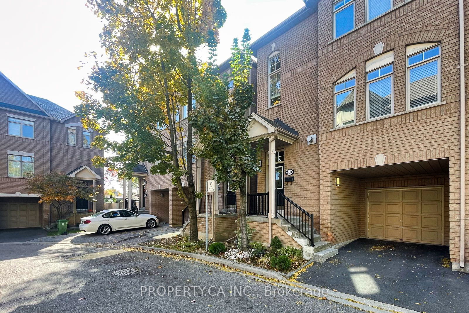 Townhouse leased at 563 Oxford Street, Toronto, Mimico, M8Y 4H2 - MLS: W11939681