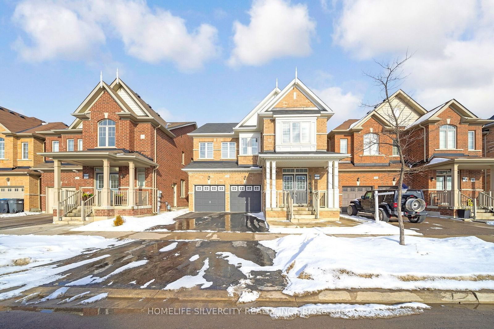 Detached House for sale at 373 Robert Parkinson Drive, Brampton, Northwest Brampton, L7A 4B8 - MLS: W11939982