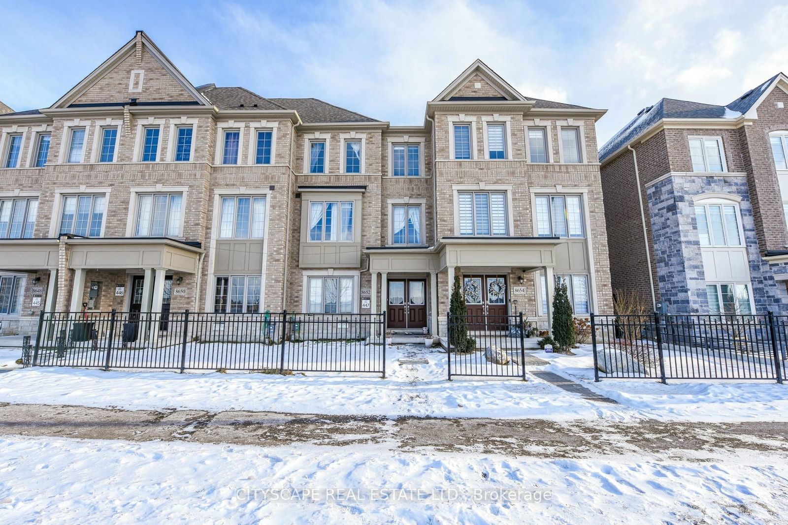 Townhouse for sale at 8652 Financial Drive, Brampton, Bram West, L6Y 6G5 - MLS: W11940110