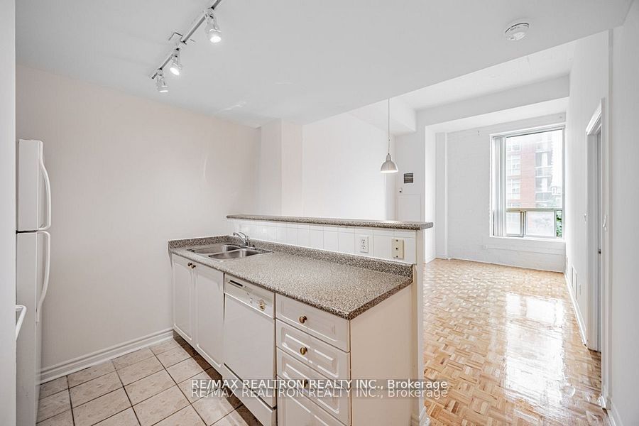 Condo leased at 607-1401 Dupont Street, Toronto, Dovercourt-Wallace Emerson-Junction, M6H 4J7 - MLS: W11940146