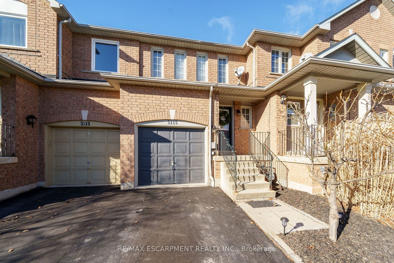 Townhouse for sale at 5115 Silvercreek Drive, Burlington, Uptown, L7L 6K5 - MLS: W11940296