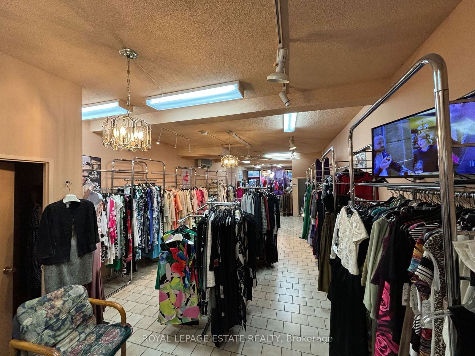 Commercial/Retail for lease at 1592 Eglinton Avenue, Toronto, Briar Hill-Belgravia, M6E 2G8 - MLS: W11940306