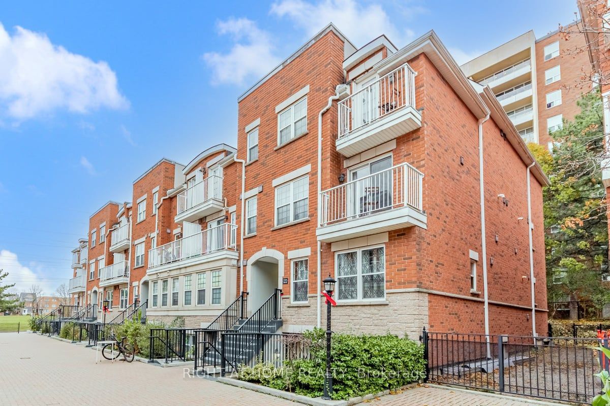 Townhouse sold at 85-37 Four Winds Drive, Toronto, York University Heights, M3J 1K7 - MLS: W11940398