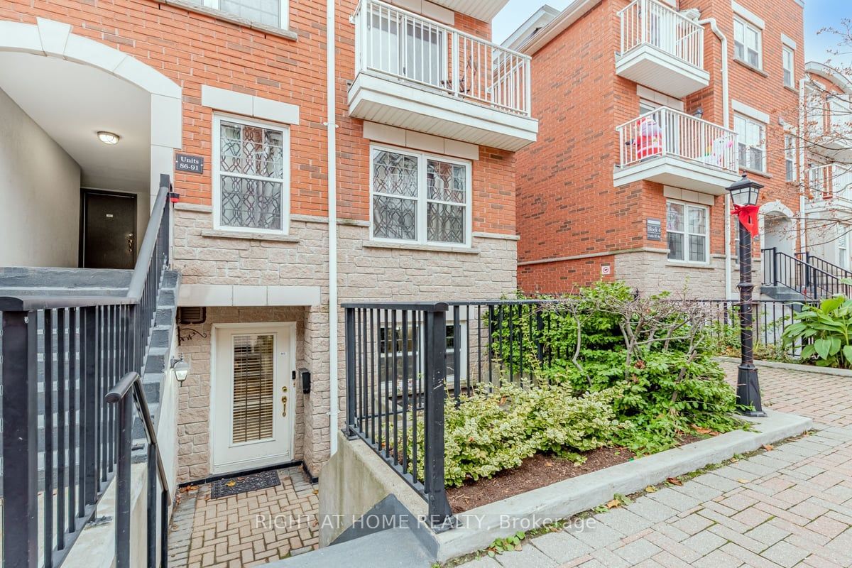 Townhouse sold at 85-37 Four Winds Drive, Toronto, York University Heights, M3J 1K7 - MLS: W11940398