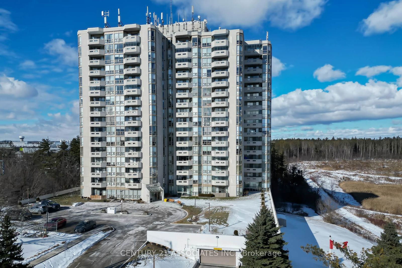 Condo sold at 805-20 McFarlane Drive, Halton Hills, Georgetown, L7G 5J8 - MLS: W11940472