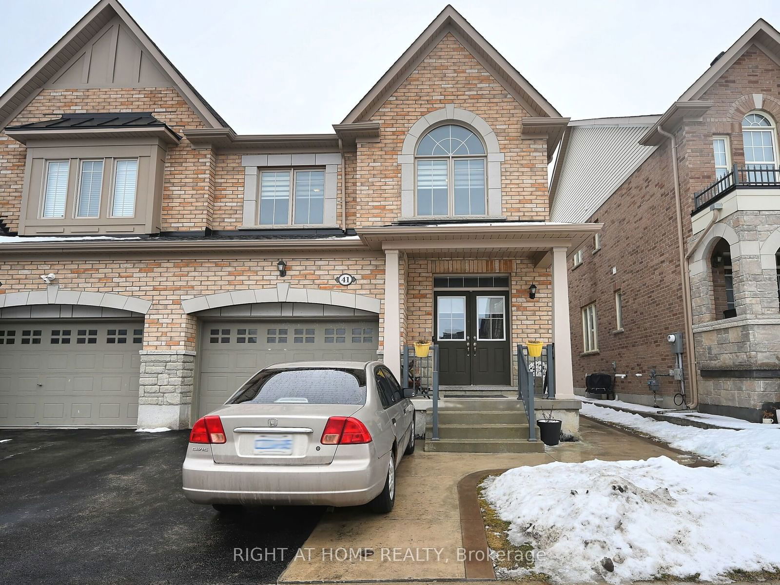 Semi-Detached House for sale at 41 Merrybrook Trail, Brampton, Northwest Brampton, L7A 4V9 - MLS: W11940483