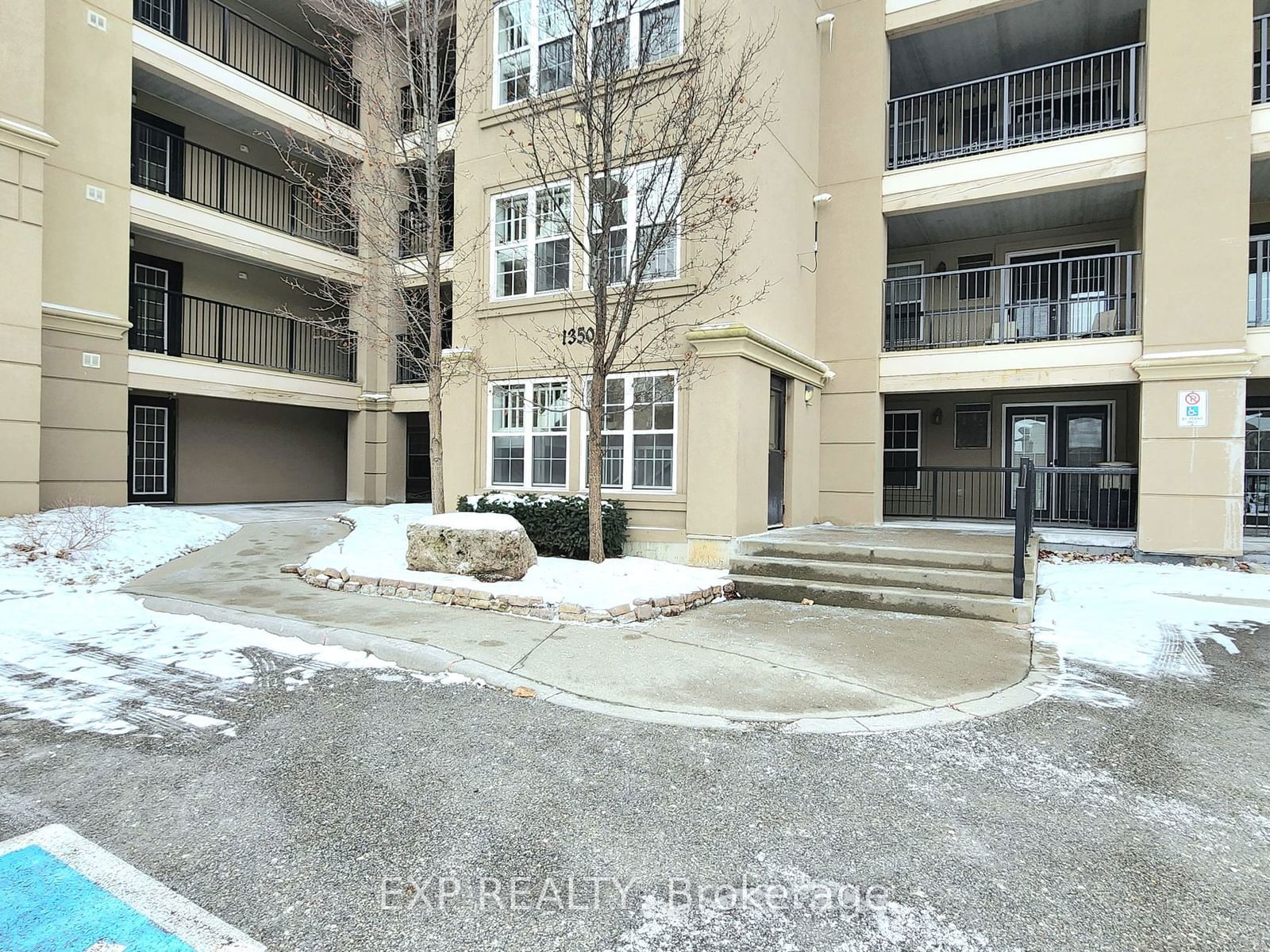 Condo for lease at 305-1350 Main Street, Milton, Dempsey, L9T 7S6 - MLS: W11940575