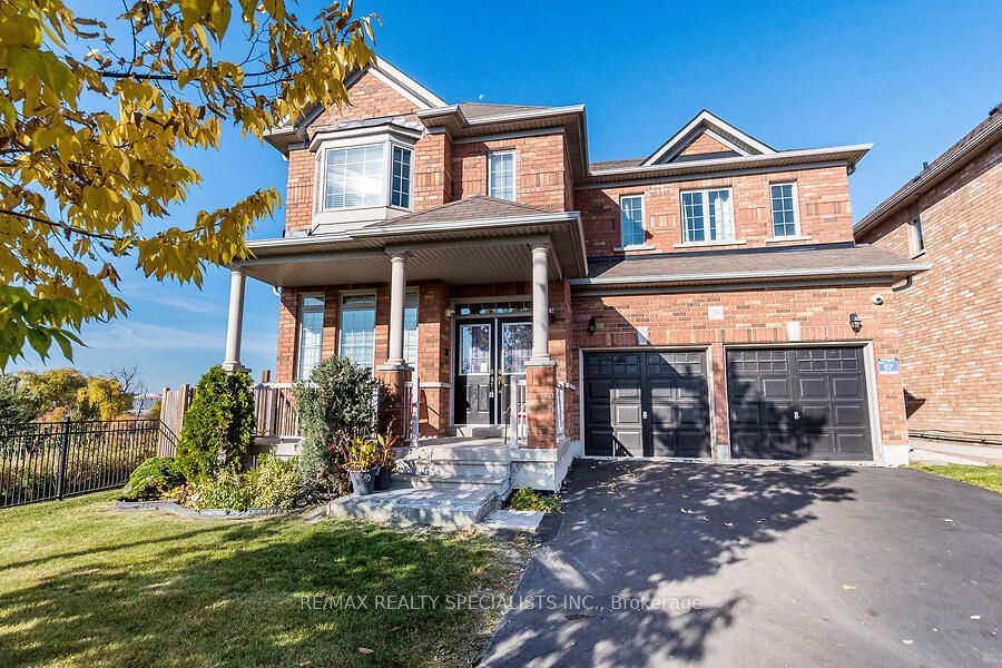 Detached House for sale at 26 CLEARFIELD Drive, Brampton, Bram East, L6P 3L5 - MLS: W11940684