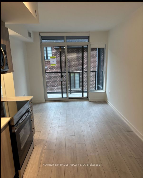 home for lease on 324-556 Marlee Avenue