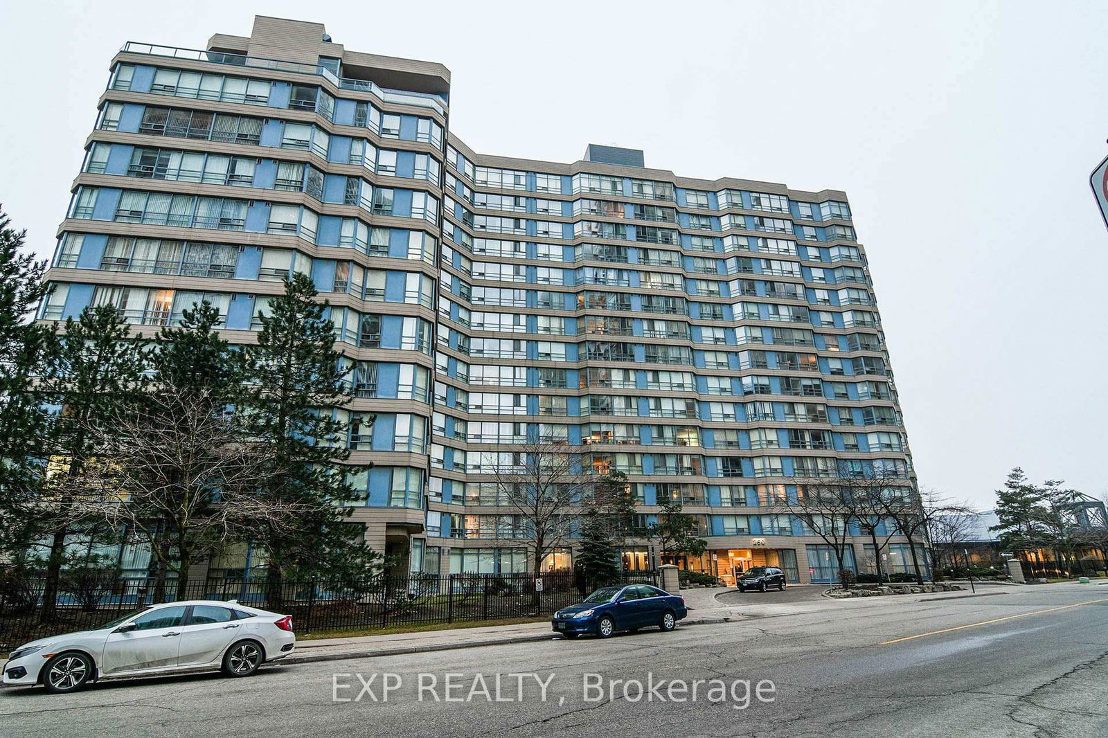 Condo leased at 217-250 Webb Drive, Mississauga, City Centre, L5B 3Z4 - MLS: W11940767