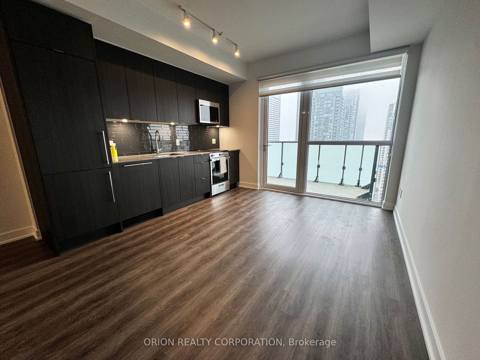 Condo for lease at 2209-4130 Parkside Village Drive, Mississauga, City Centre, L5B 3M8 - MLS: W11940793