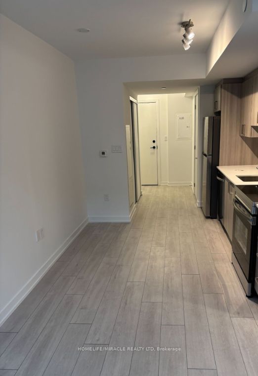 home for lease on 206-556 Marlee Avenue