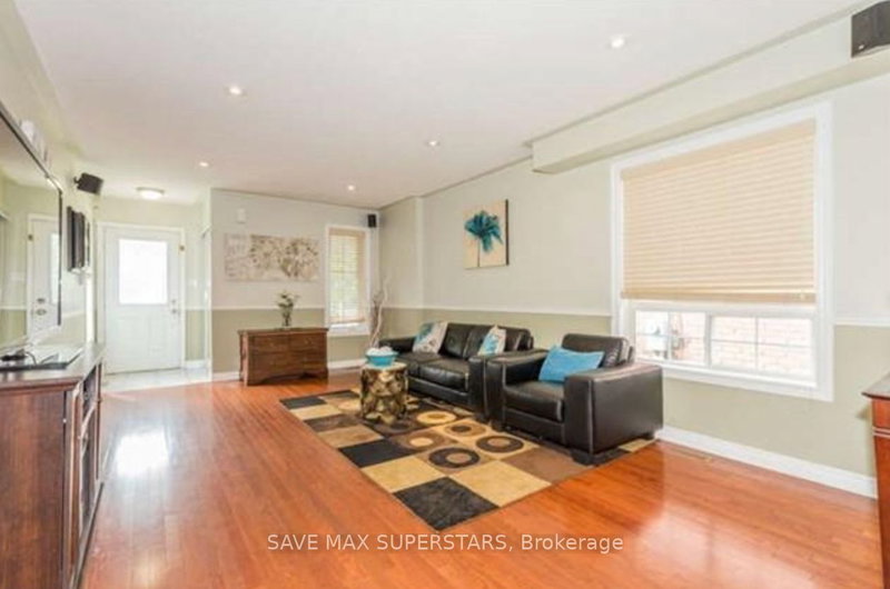 Upper - 12 Stable Gate, Brampton, L7A 1V5 | Image 2