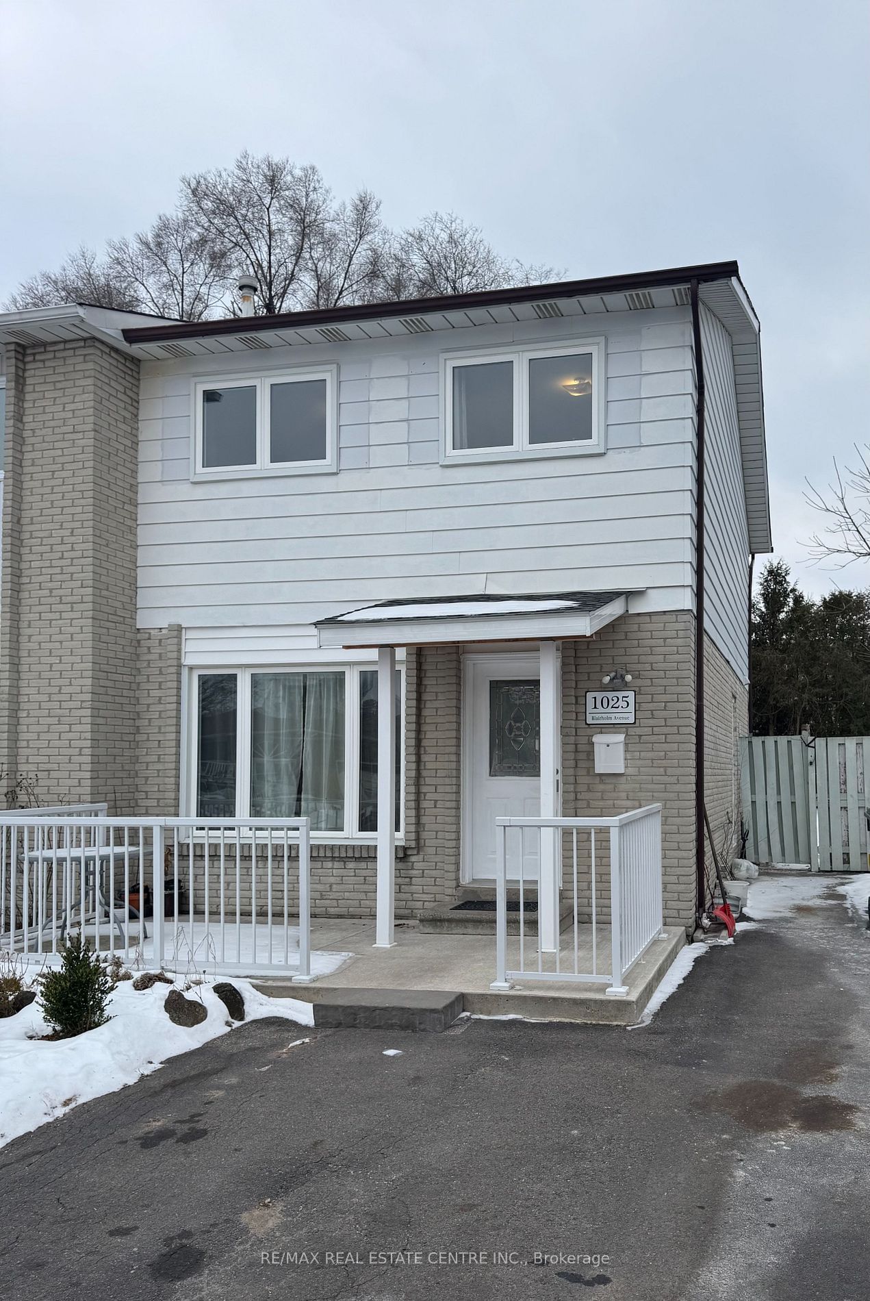 Semi-Detached House for lease at 1025 Blairholm Avenue, Mississauga, Erindale, L5C 1G5 - MLS: W11940930