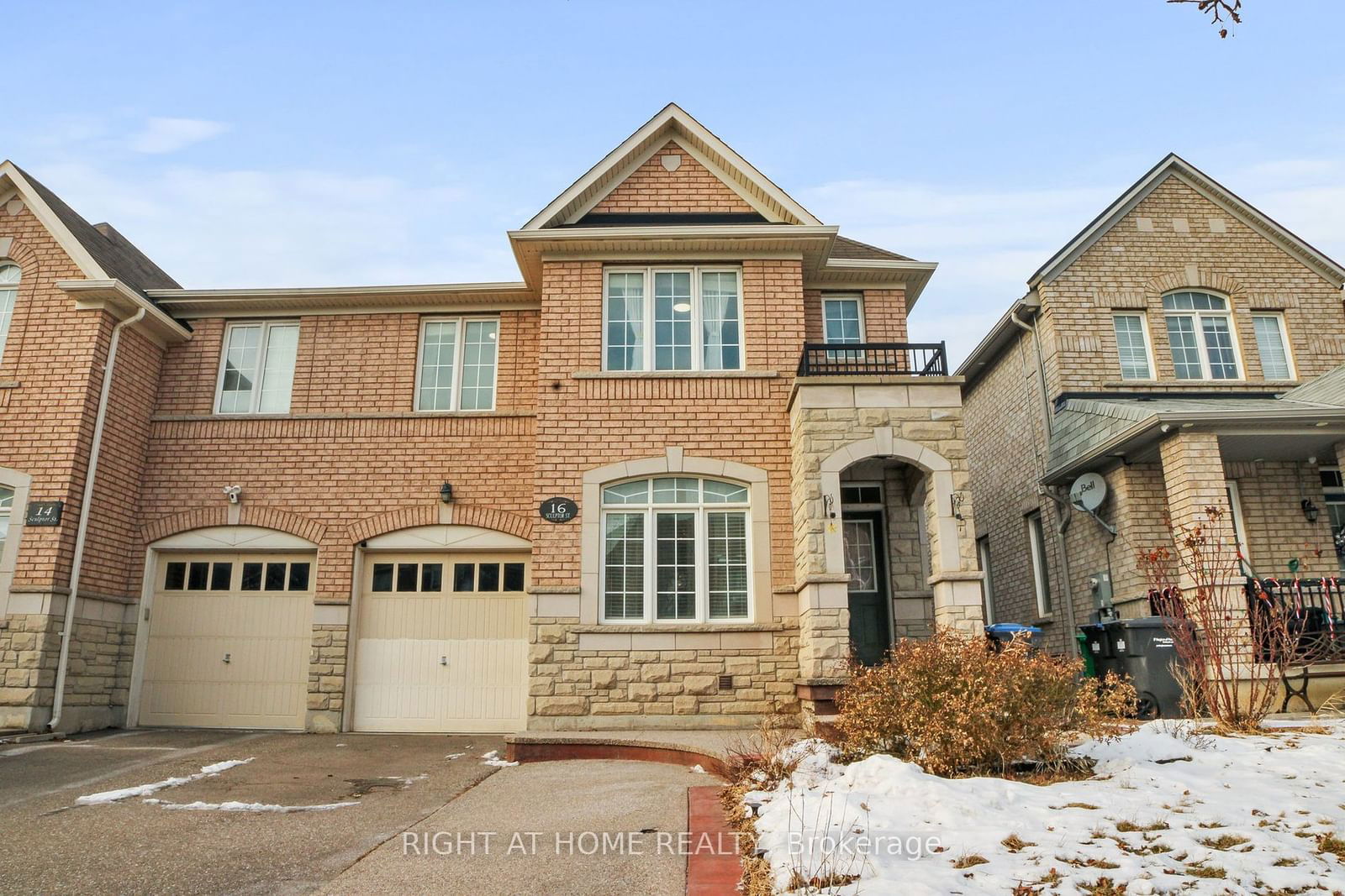 Semi-Detached House for sale at 16 Sculptor Street, Brampton, Bram East, L6P 3H5 - MLS: W11941039